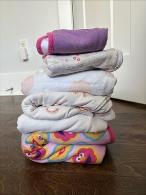 Bundle of SIX (6) Baby Girl Newborn Towels 4 and Burp Cloths 2